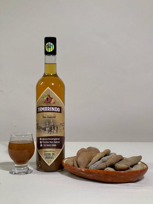Licor de mezcal de tamarindo