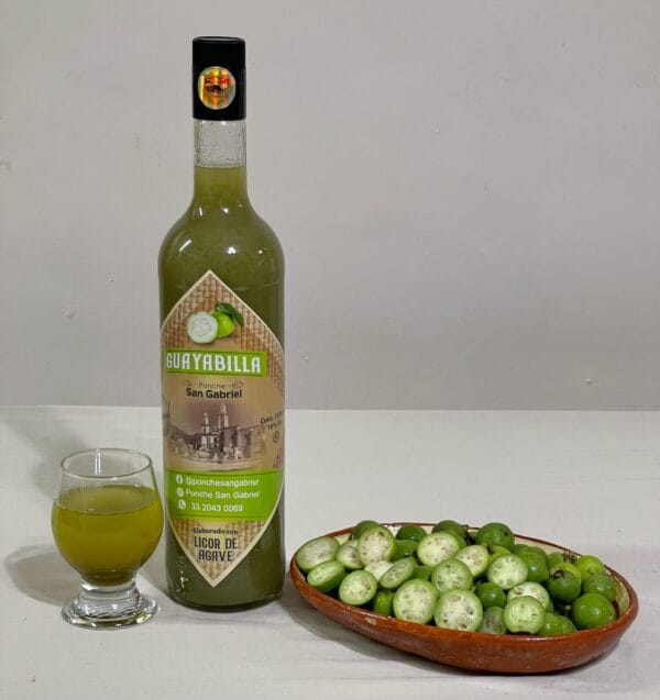 Licor de mezcal de guayabilla