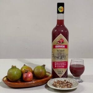 Licor de mezcal de granada