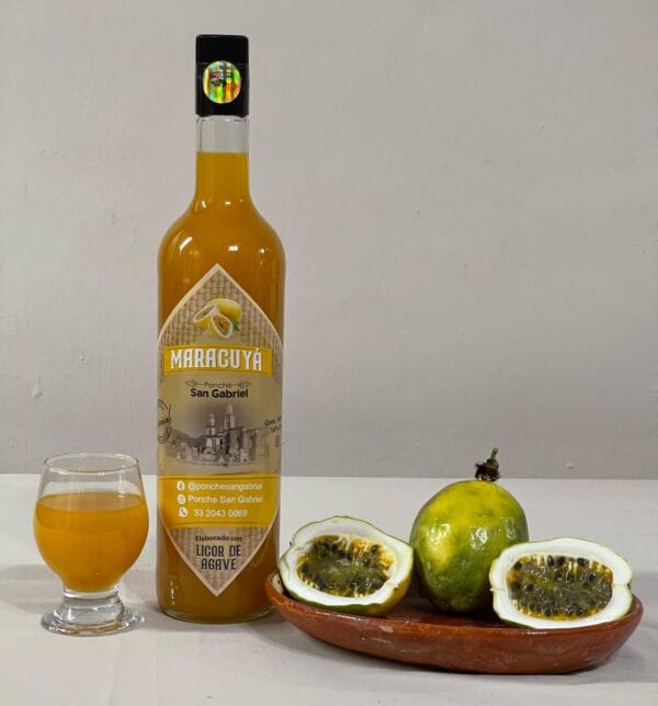 Licor de mezcal de maracuyá